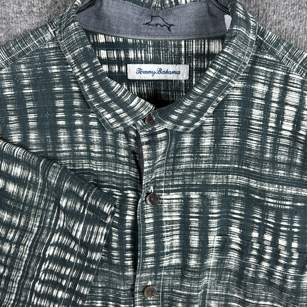 Tommy Bahama Shirt Mens Large 100% Silk Hawaiian Short Sleeve Daybreak‎ Batik